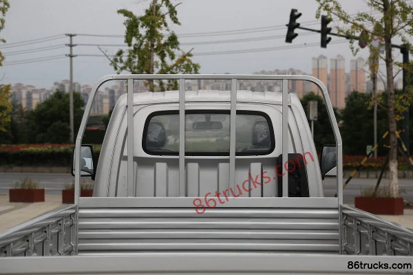 Dongfeng Xiaobawang W17 122hp 4X2(6 wheels) 3.95m single-row flatbed mini truck Body (1) | 86Trucks