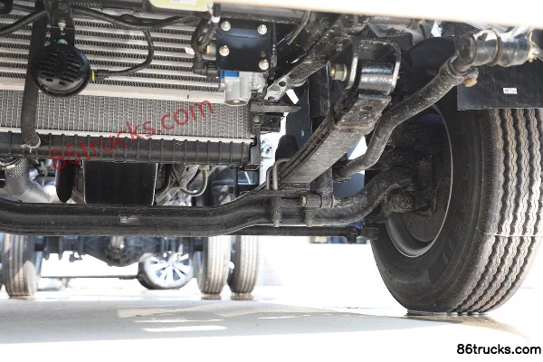 Foton Auman Jiyun Classic Edition 170 hp 4X2(6 wheels) 4.17 m single-row stake light truck (China VI) Chassis (3) | 86Trucks
