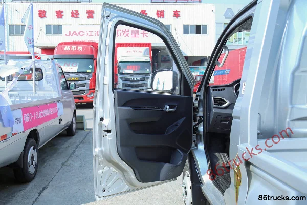 Foton Xiangling V3 3.5T 3.7m Single Row Pure Electric Flatbed Micro Truck 55.7kWh 4X2(6 wheels) Interior (1) | 86Trucks