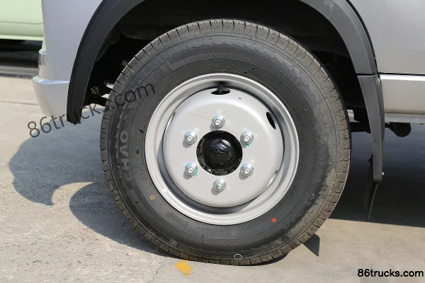 Foton Xiangling V3 3.5T 3.7m Single Row Pure Electric Flatbed Micro Truck 55.7kWh 4X2(6 wheels) Chassis (1) | 86Trucks