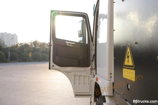 XCMG Truck E700 6X4(10 roues) tracteur routier électrique pur à batterie interchangeable, FinDreams 350,07 kWh Cabine (1) | 86Trucks