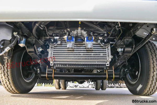 JAC Kangling H3 132hp 4X2(6 wheels) 3.82m semi-cab van mobile shop truck (China VI) Chassis (1) | 86Trucks