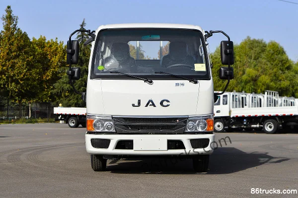 JAC New Kangling H3 120hp 4X2(6 wheels) 3.85m Semi-Cab Flatbed Light Truck Exterior (2) | 86Trucks
