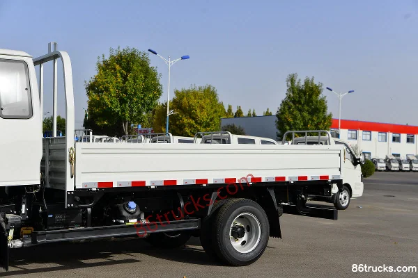 JAC New Kangling H3 120hp 4X2(6 wheels) 3.85m Semi-Cab Flatbed Light Truck Body (1) | 86Trucks