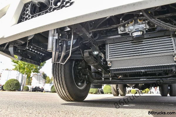 JAC Junling S6 145hp 4X2(6 wheels) 4.15m Single Row Van Light Truck (Ratio 4.33) Chassis (2) | 86Trucks