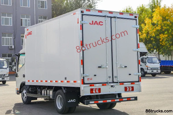 JAC Junling S6 145hp 4X2(6 wheels) 4.15m Single Row Van Light Truck (Ratio 4.33) Body (3) | 86Trucks