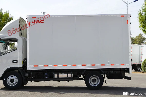 JAC Junling S6 145hp 4X2(6 wheels) 4.15m Single Row Van Light Truck (Ratio 4.33) Body (2) | 86Trucks