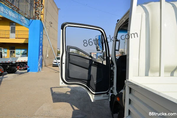 Sinotruk HOWO Hanjiang 160ch 4X2(6 roues) 4.15m simple cabine camion plateau léger (WLY 6 vitesses) (1) | 86Trucks