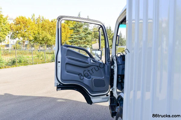 JAC S3 2.7L CNG 130hp 4X2(6 wheels) JAC 5-speed 3.9m semi-sleeper van truck Cab (1) | 86Trucks