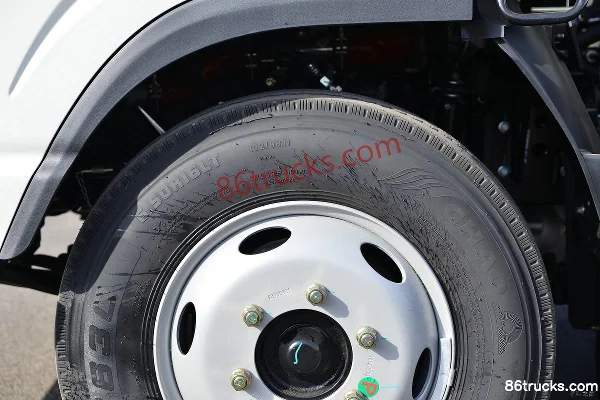 JAC S3 2.7L CNG 130hp 4X2(6 wheels) JAC 5-speed 3.9m semi-sleeper van truck Chassis (2) | 86Trucks