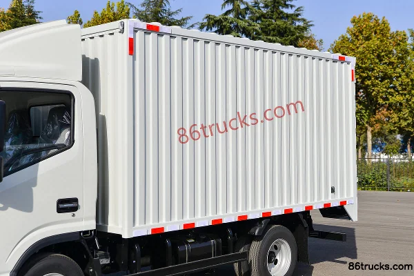 JAC S3 2.7L CNG 130hp 4X2(6 wheels) JAC 5-speed 3.9m semi-sleeper van truck Body (1) | 86Trucks