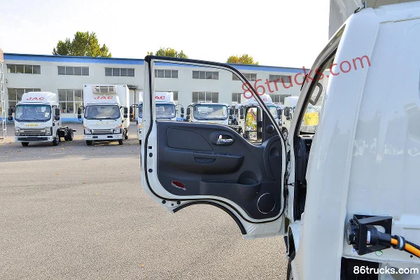 JAC Kaida EX5 3.5T 3.7m Single Row Pure Electric Cargo Van Truck 55.7kWh 4X2(6 wheels) Interior (1) | 86Trucks
