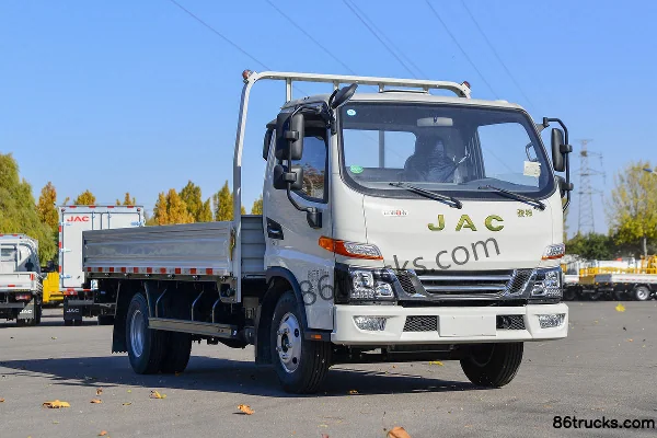 JAC V5 2.3L Diesel 140 hp 4X2(6 wheels) JAC 5-speed 3.85m Single Row Flatbed Light Truck Exterior