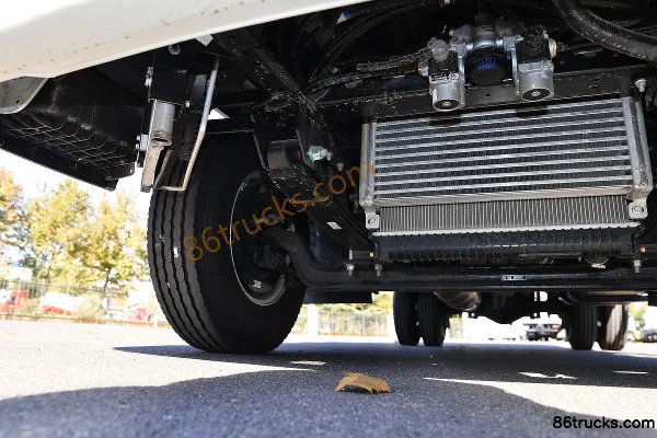 JAC Junling V5 162 hp 4X2(6 wheels) 4.18m single-row flatbed light truck Chassis (2) | 86Trucks
