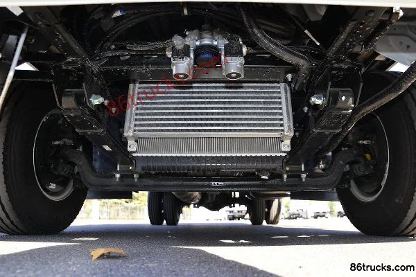 JAC Junling V5 162 hp 4X2(6 wheels) 4.18m single-row flatbed light truck Chassis (1) | 86Trucks