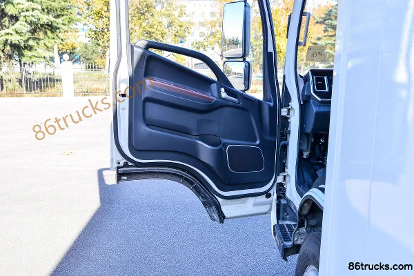 JAC Shuailing S6 160 hp 4X2(6 wheels) 4.12m single-row van light truck (China VI) Cab (2) | 86Trucks
