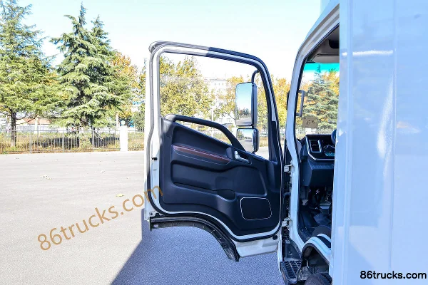 JAC Shuailing S6 160 hp 4X2(6 wheels) 4.12m single-row van light truck (China VI) Cab (1) | 86Trucks