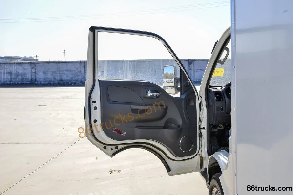 JAC Kaida X6 4.1T 3.7m Single Row Pure Electric Van Micro Truck 55.7kWh 4X2(6 wheels) Interior (1) | 86Trucks