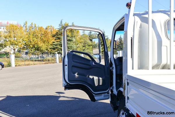 JAC Shuailing Q6 160 ch 4X2(6 roues) 4,18 m cabine simple camion léger à ridelles (1) | 86Trucks