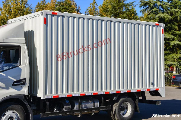 JAC Shuailing E 130 ch 4X2(6 roues) fourgon léger à cabine simple 4,15 m Carrosserie (1) | 86Trucks