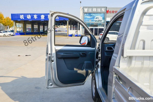 BAW Jingka T6 Luxury Edition 2.0L 133 hp 4X2(6 wheels) Gasoline 3.15m Single Row Stake Mini Truck (China VI) Cab (1) | 86Trucks