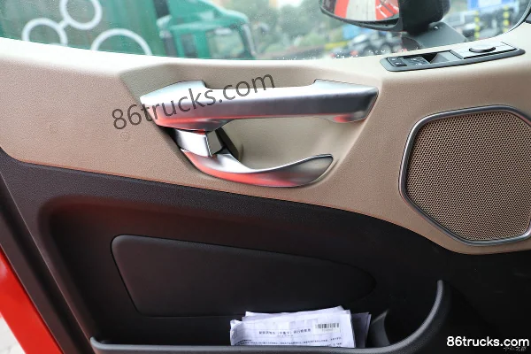 JAC Chaoyue Q7 heavy truck 25T 6X4(10 wheels) pure electric tractor truck 391.6kWh Cab (3) | 86Trucks
