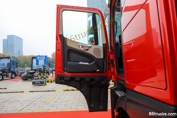 JAC Chaoyue Q7 heavy truck 25T 6X4(10 wheels) pure electric tractor truck 391.6kWh Cab (1) | 86Trucks