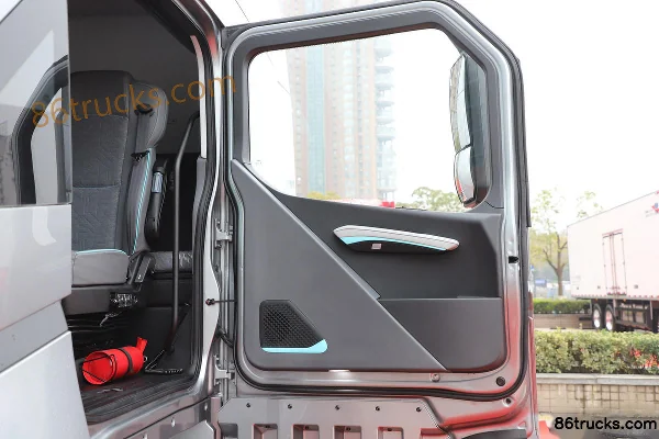 DeepWay Deep Star 6X4(10 wheels) Battery Swap Pure Electric Tractor Truck Cab (3) | 86Trucks