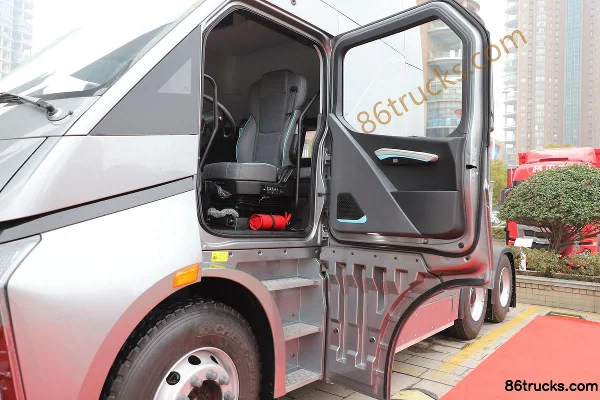 DeepWay Deep Star 6X4(10 wheels) Battery Swap Pure Electric Tractor Truck Cab (1) | 86Trucks