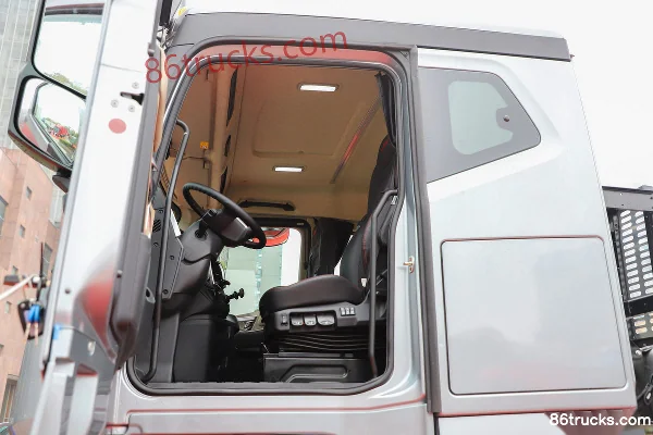 JAC Gallop K7 heavy truck 630 hp 6X6(10 wheels) AMT automatic tractor truck Cab (3) | 86Trucks