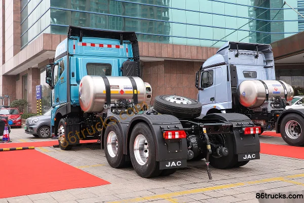 JAC Star X7 Heavy Truck 580 hp 6X4(10 wheels) LNG Automatic Tractor Truck Exterior (3) | 86Trucks