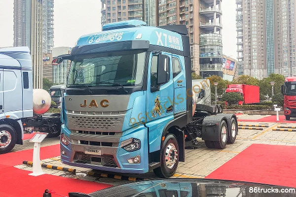 JAC Star X7 Heavy Truck 580 hp 6X4(10 wheels) LNG Automatic Tractor Truck Exterior (2) | 86Trucks