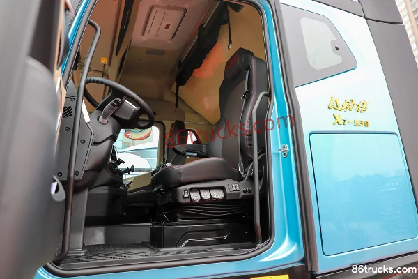 JAC Star X7 Heavy Truck 580 hp 6X4(10 wheels) LNG Automatic Tractor Truck Cab (3) | 86Trucks