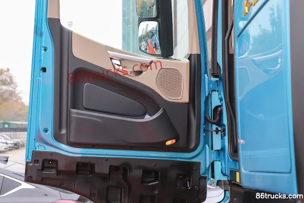 JAC Star X7 Heavy Truck 580 hp 6X4(10 wheels) LNG Automatic Tractor Truck Cab (2) | 86Trucks