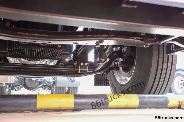 JAC Star X7 Heavy Truck 580 hp 6X4(10 wheels) LNG Automatic Tractor Truck Chassis (3) | 86Trucks
