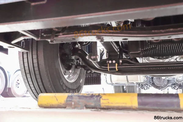 JAC Star X7 Heavy Truck 580 hp 6X4(10 wheels) LNG Automatic Tractor Truck Chassis (2) | 86Trucks