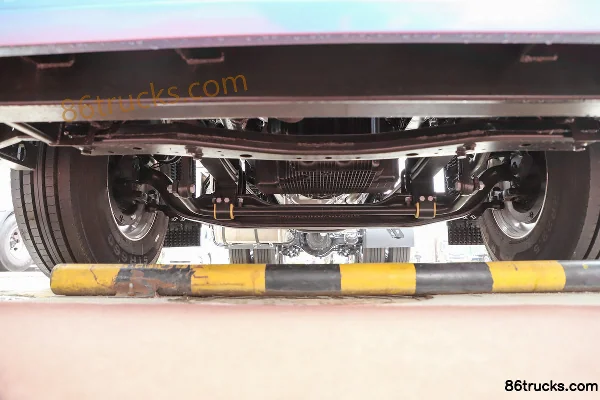 JAC Star X7 Heavy Truck 580 hp 6X4(10 wheels) LNG Automatic Tractor Truck Chassis (1) | 86Trucks