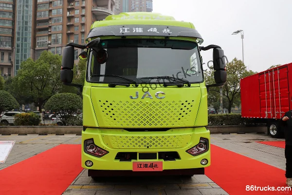 JAC Gallop A6 PLUS 240 hp 4X2(6 wheels) 6.2m flatbed cargo truck Exterior (2) | 86Trucks