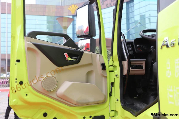 JAC Gallop A6 PLUS 240 hp 4X2(6 wheels) 6.2m flatbed cargo truck Cab (2) | 86Trucks