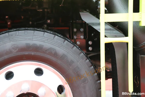 JAC Gallop A6 PLUS 240 hp 4X2(6 wheels) 6.2m flatbed cargo truck Chassis (2) | 86Trucks
