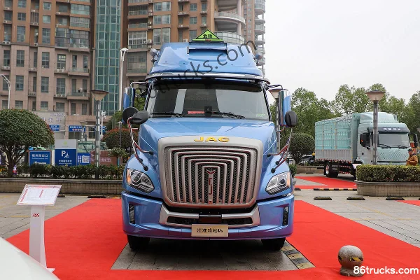 JAC GallopV5 poids lourd 520 ch 6X4(10 roues) AMT tracteur routier à capot pour matières dangereuses Extérieur (2) | 86Trucks