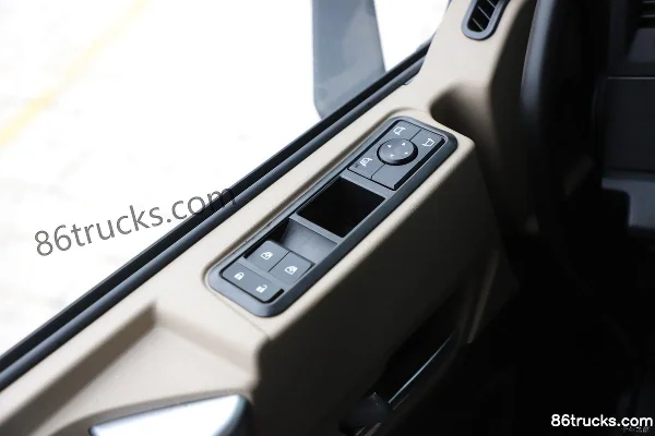 JAC Gallop A5X Heavy Truck 18T 4X2(6 wheels) 9.8m Fuel Cell Box Cargo Truck 50.45kWh Interior (3) | 86Trucks