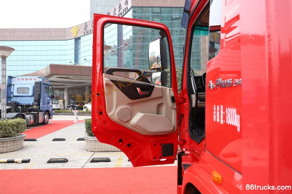 JAC Gallop A6 PLUS 240hp 4X2(6 wheels) 9.8m Wing Opening Box Cargo Truck Cab (1) | 86Trucks