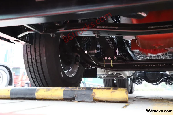 JAC ChaoYue Q7 Heavy Truck 510hp 6X4(10 wheels) AMT Automatic Tractor Truck (16-speed) Chassis (2) | 86Trucks