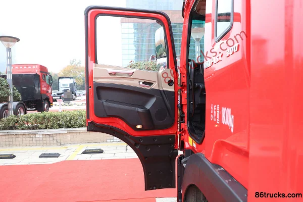 JAC Gallop A5X III camion porteur 300 ch 4X2(6 roues) 9,8 m carrosserie fourgon à ouverture latérale avec boîte AMT automatique Cabine (1)
