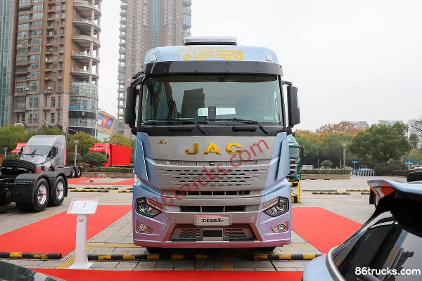 JAC Xingyao X7 Heavy Truck 570hp 6X4(10 wheels) Tractor Truck Exterior (2) | 86Trucks