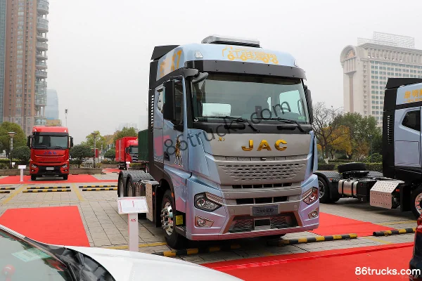 JAC Xingyao X7 Heavy Truck 570hp 6X4(10 wheels) Tractor Truck Exterior