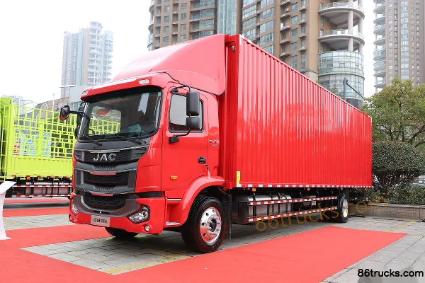 JAC Gallop A5L III Medium Truck 170 hp 4X2(6 wheels) 6.7m Double Row Livestock Cargo Truck Exterior (3) | 86Trucks