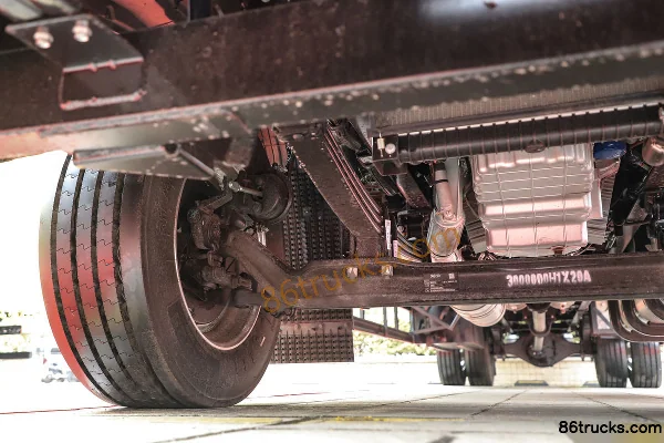 JAC Gallop A5L III Medium Truck 170 hp 4X2(6 wheels) 6.7m Double Row Livestock Cargo Truck Chassis (2) | 86Trucks