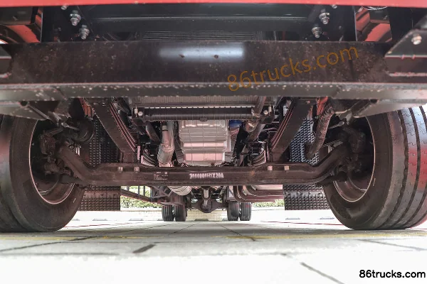 JAC Gallop A5L III Medium Truck 170 hp 4X2(6 wheels) 6.7m Double Row Livestock Cargo Truck Chassis (1) | 86Trucks